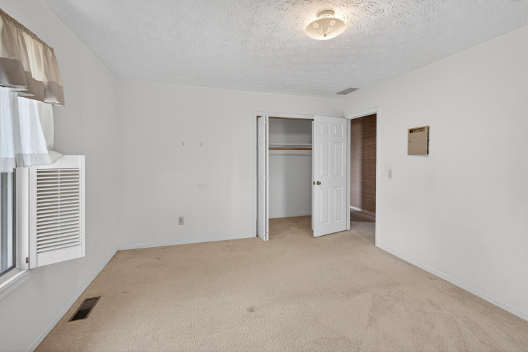 Listing Image 77