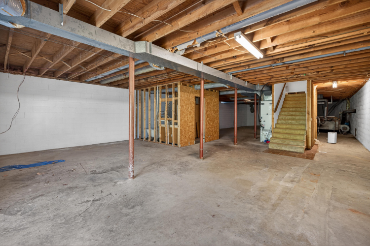 Listing Image 79