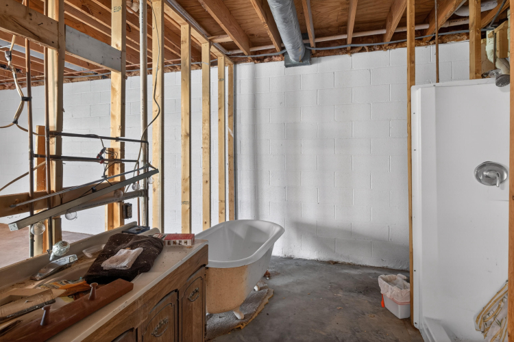 Listing Image 80