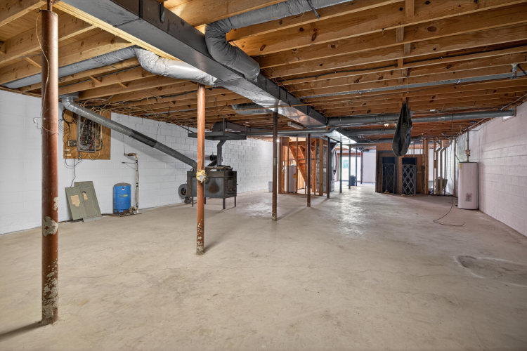 Listing Image 82
