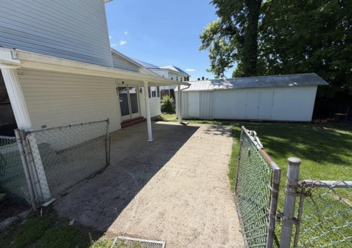 Listing Image 7