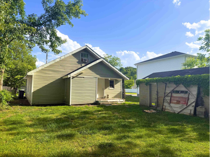 Listing Image 4