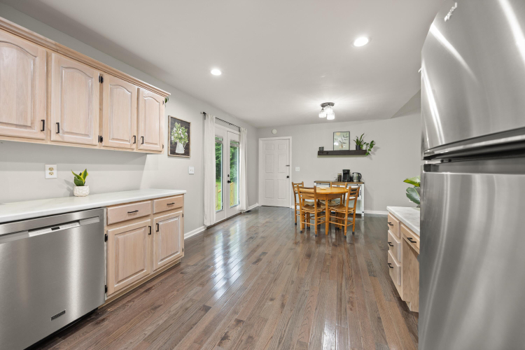 Listing Image 16