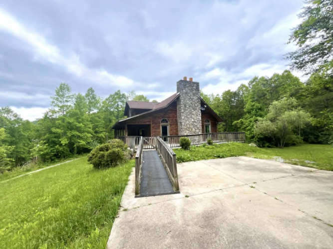 Listing Image 3