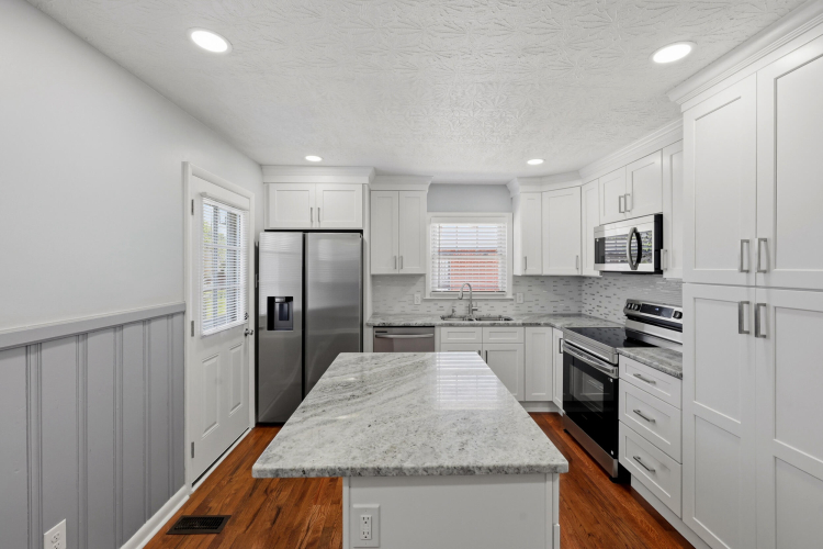 Listing Image 10