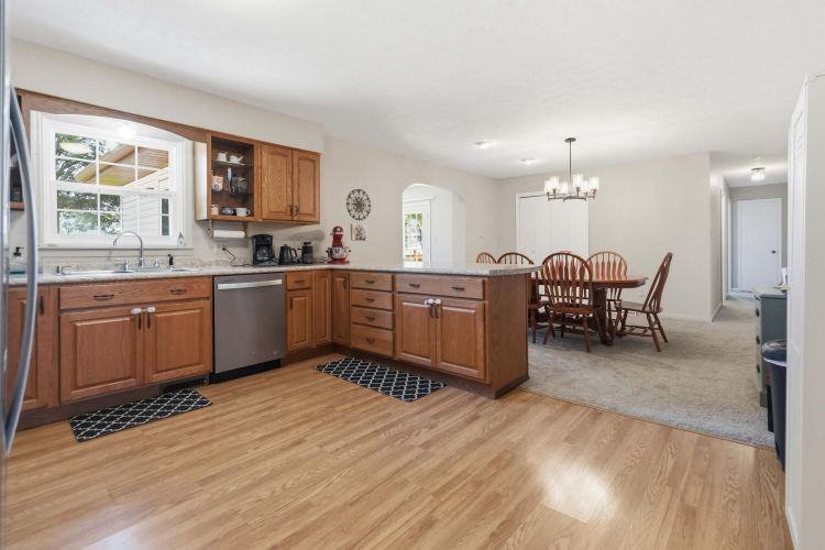 Listing Image 13