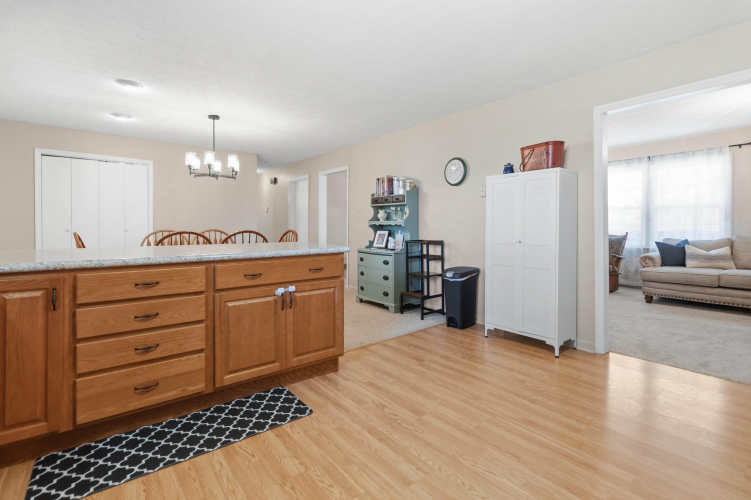 Listing Image 16