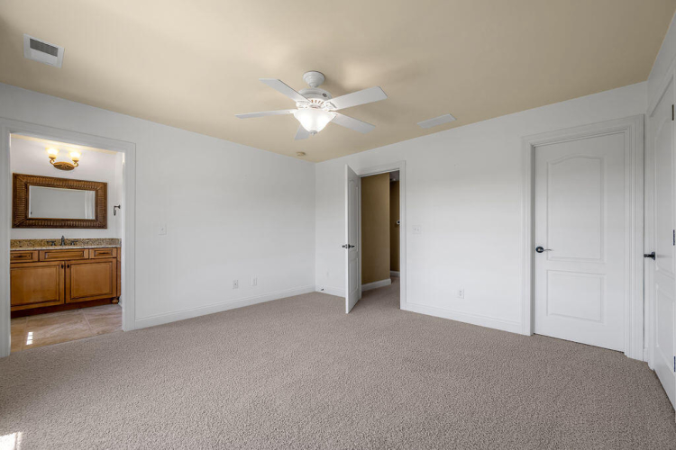 Listing Image 41