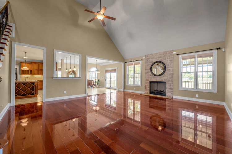 Listing Image 9