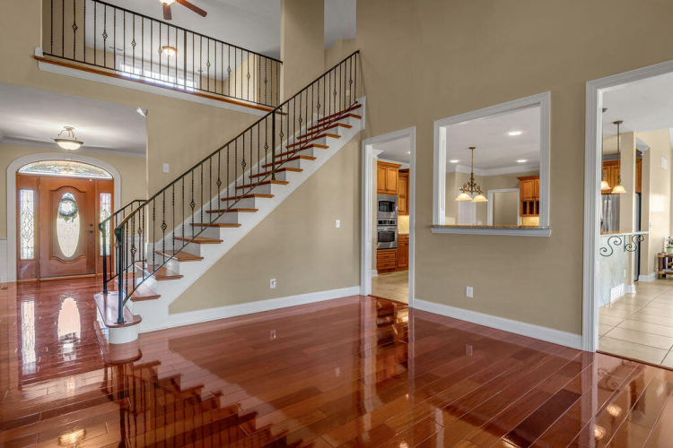 Listing Image 10