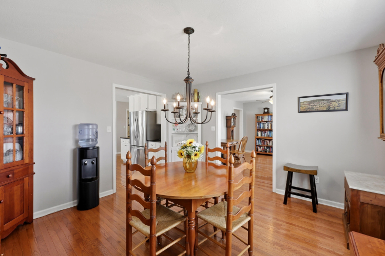 Listing Image 19