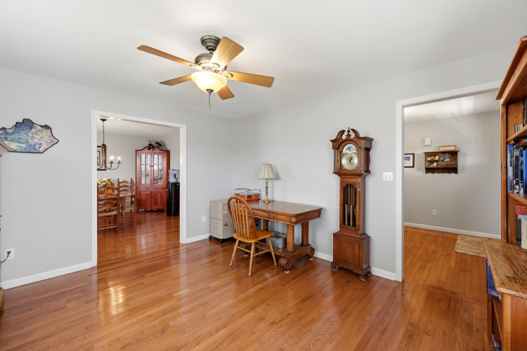 Listing Image 23
