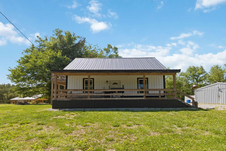 Listing Image 4
