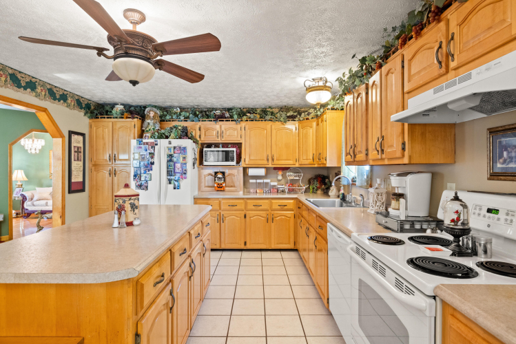 Listing Image 12