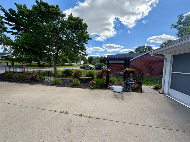 Listing Image 6