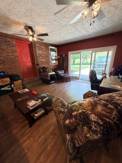 Listing Image 7