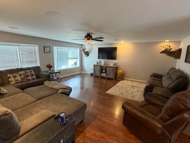 Listing Image 5