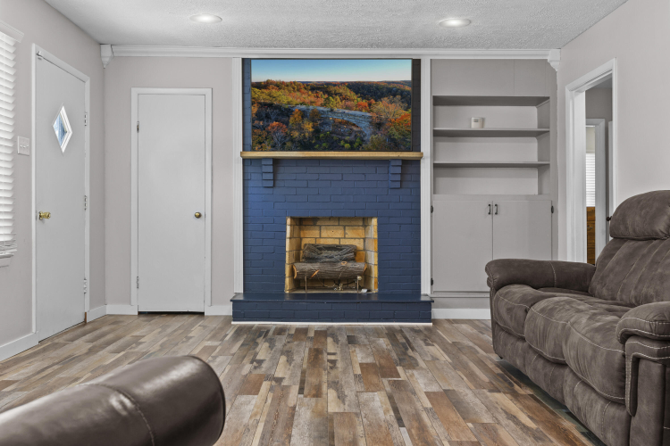 Listing Image 7