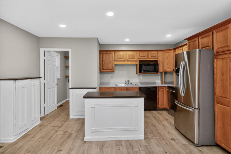 Listing Image 14