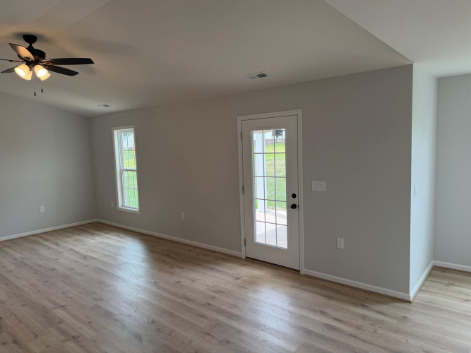 Listing Image 18