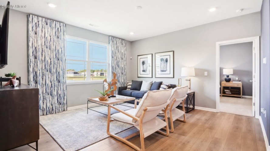 Listing Image 10