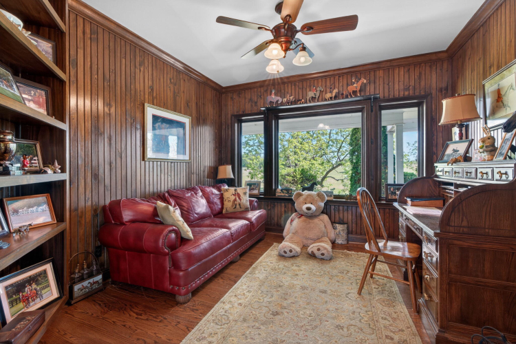 Listing Image 11