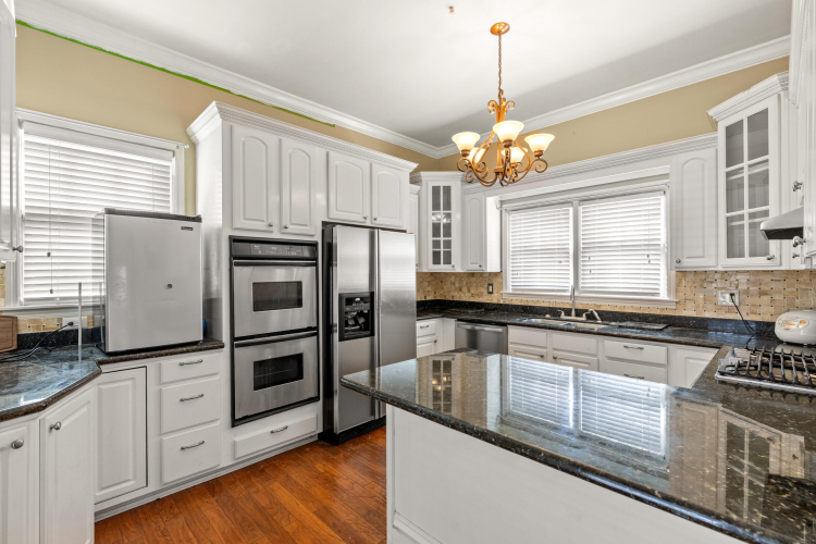 Listing Image 19