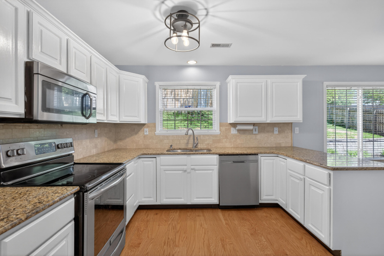Listing Image 13