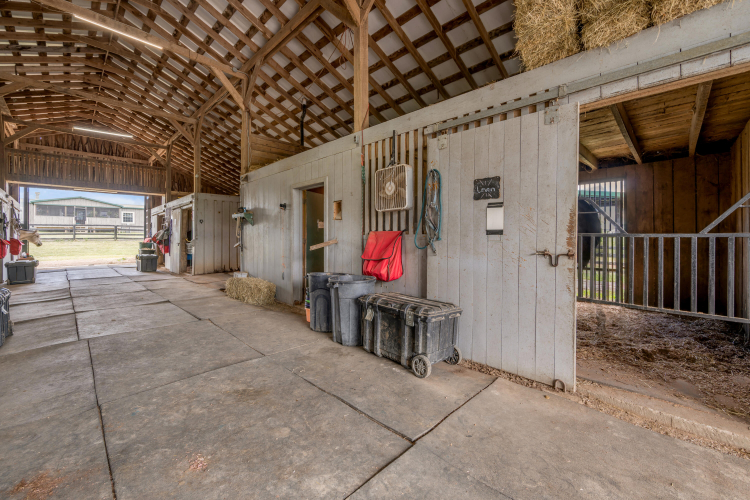 Listing Image 82