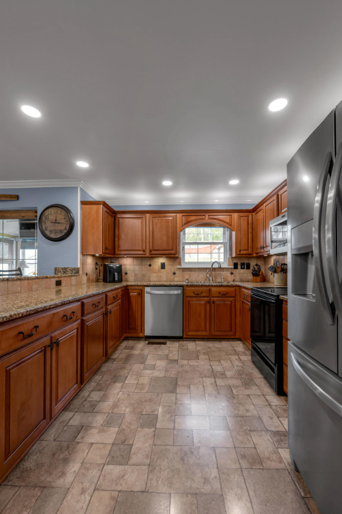 Listing Image 10