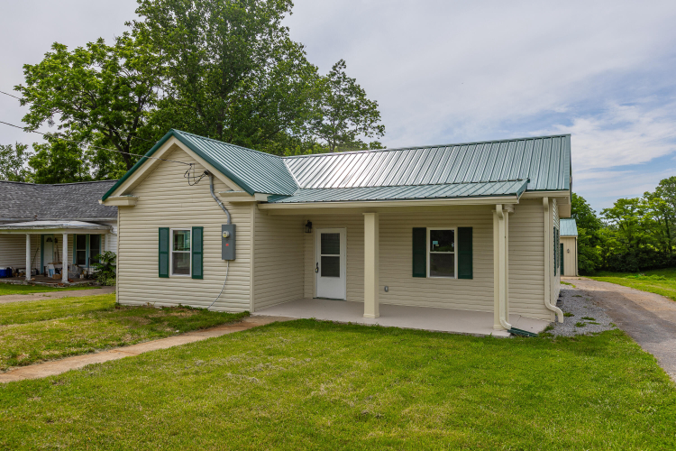 Listing Image 4