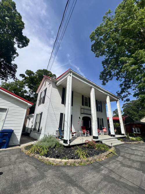 Listing Image 4