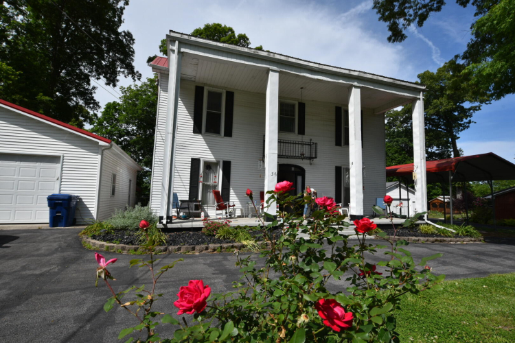 Listing Image 6