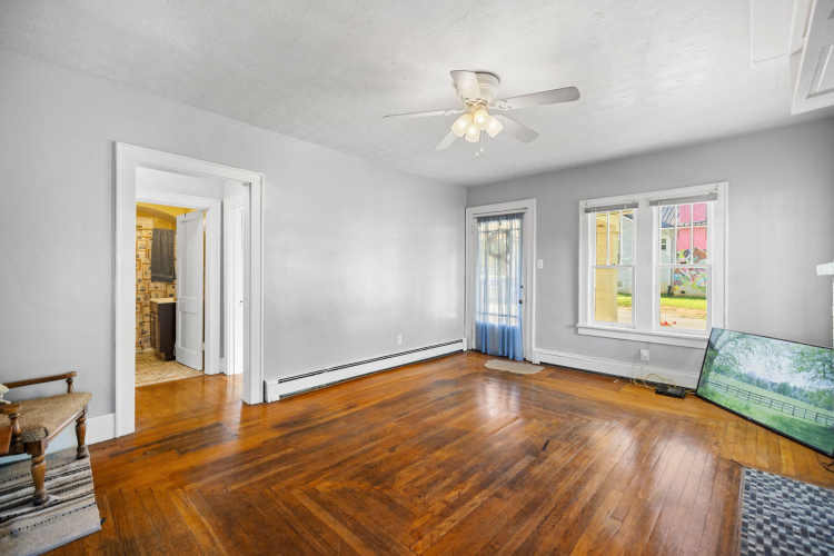 Listing Image 18