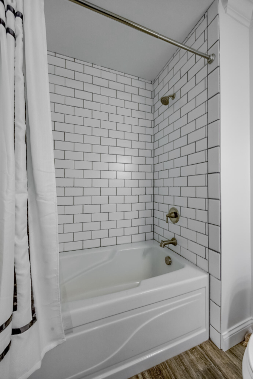 Listing Image 82
