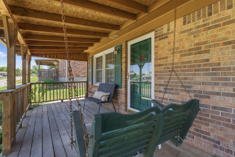 Listing Image 4