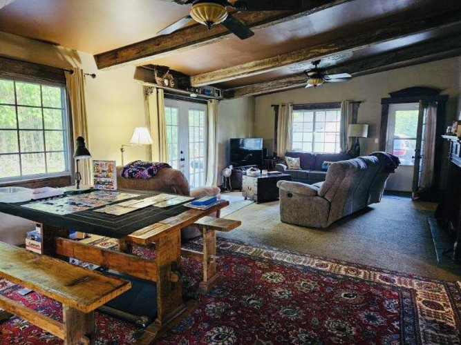 Listing Image 4