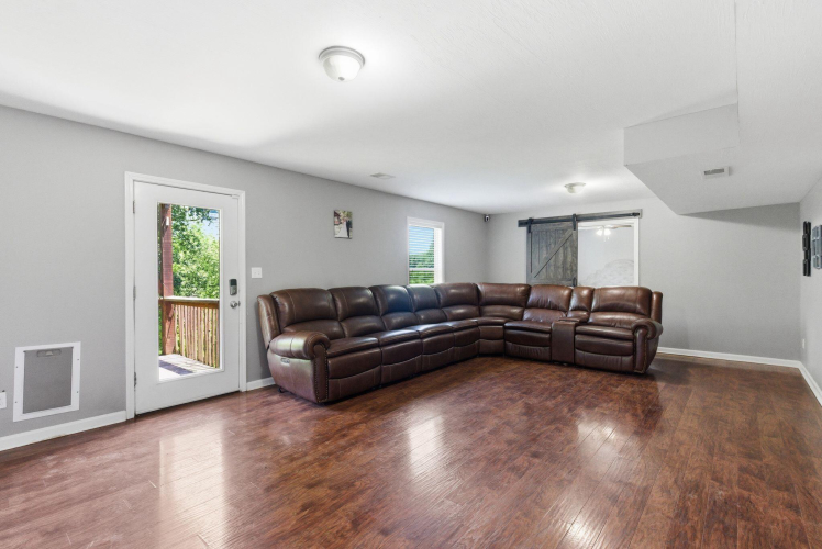 Listing Image 23