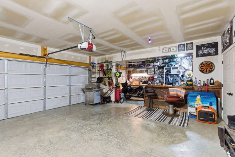 Listing Image 43