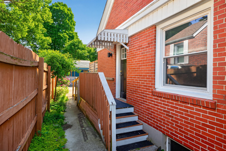 Listing Image 17