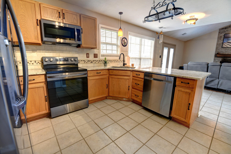 Listing Image 11