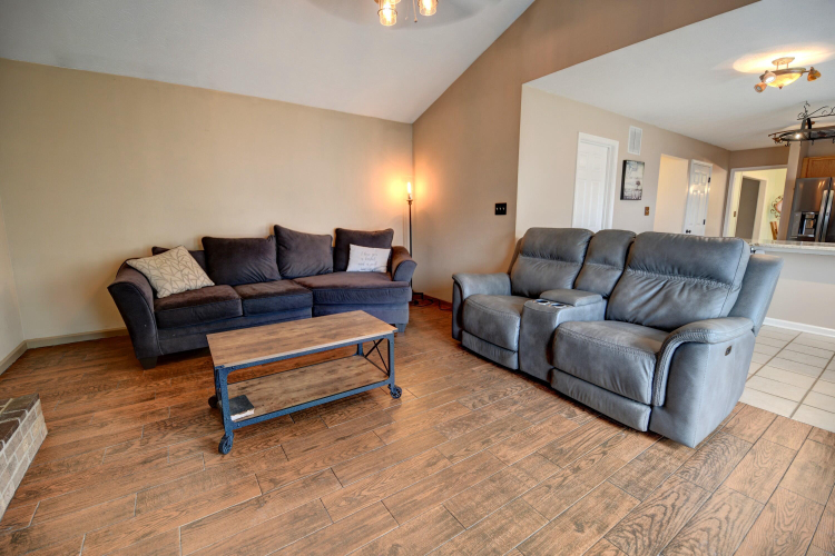 Listing Image 20