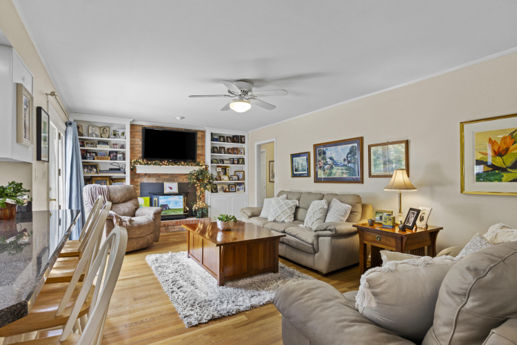 Listing Image 16