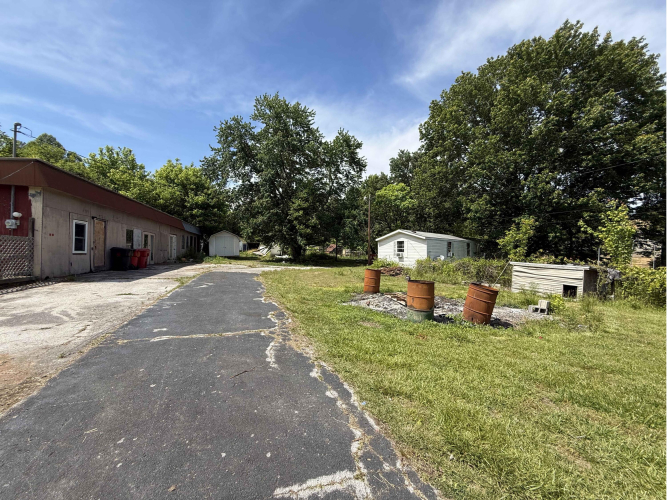 Listing Image 22