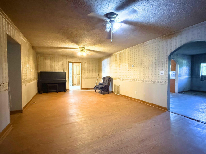Listing Image 33