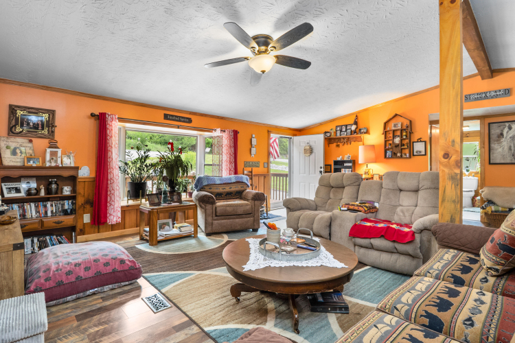 Listing Image 11