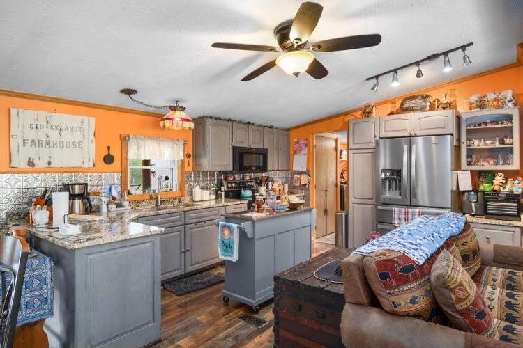 Listing Image 19