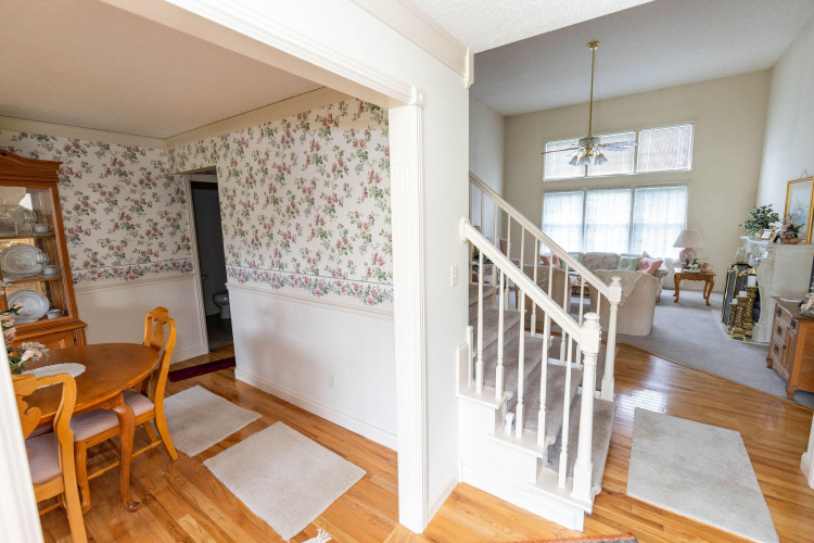 Listing Image 17
