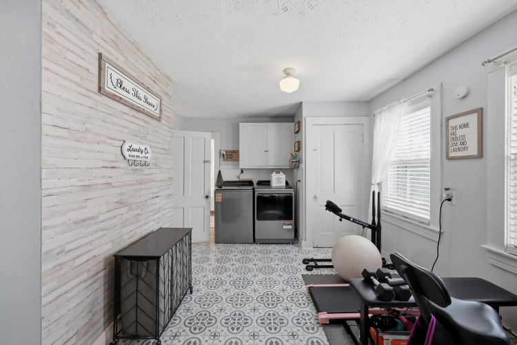 Listing Image 38