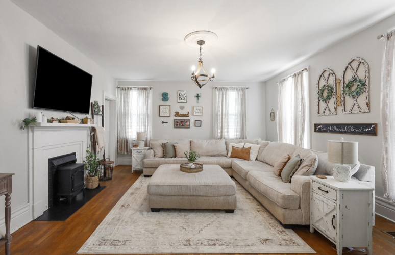 Listing Image 7